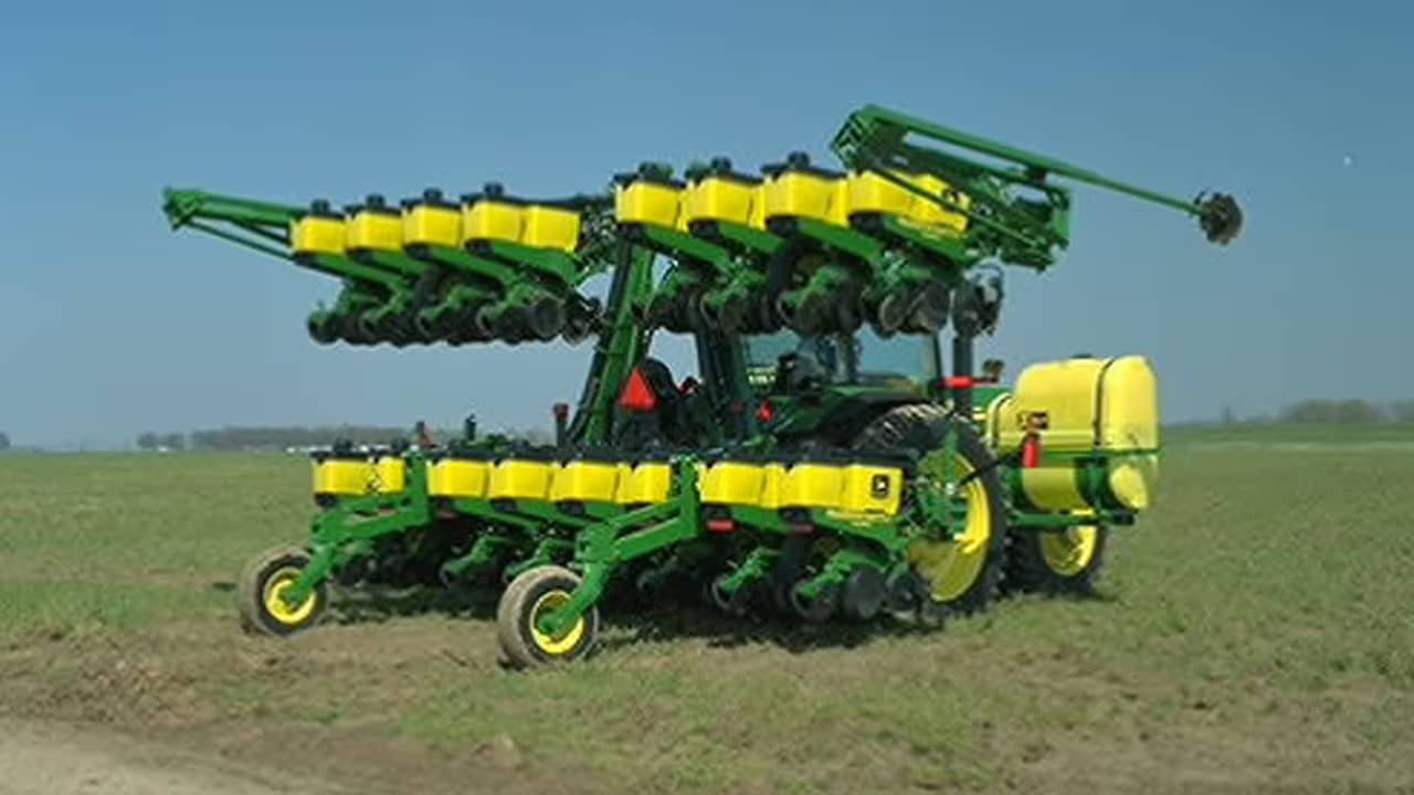 John Deere 1725 Integral Stack-Fold Planter - Advanced Planting System