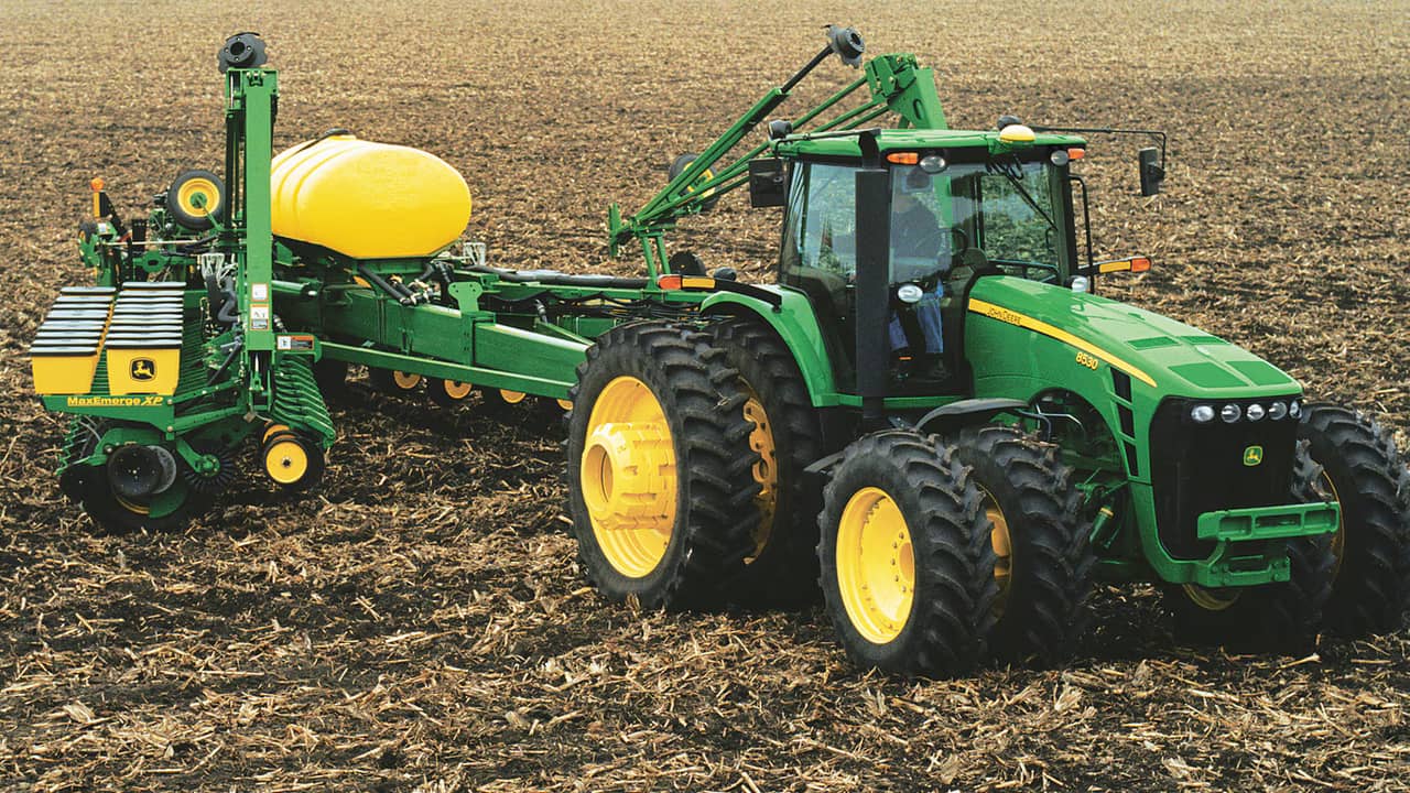 John Deere 1775NT 12 Row 30 Drawn Planter - No-Till Planting System