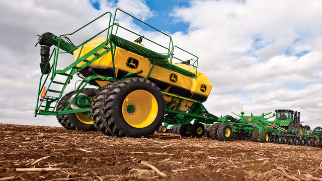 John Deere 1910 Commodity Cart - Air Commodity Cart
