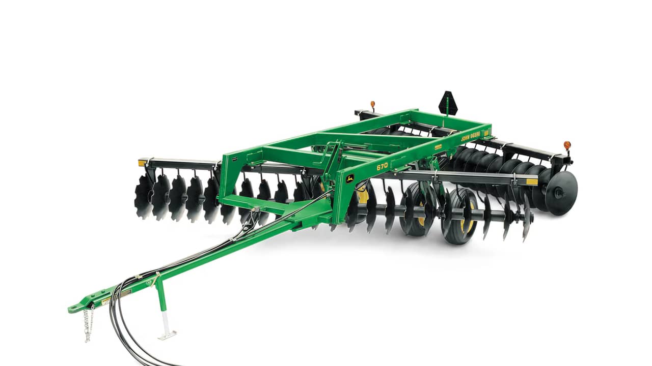 John Deere 670 Single Offset Disk - Secondary Tillage Equipment