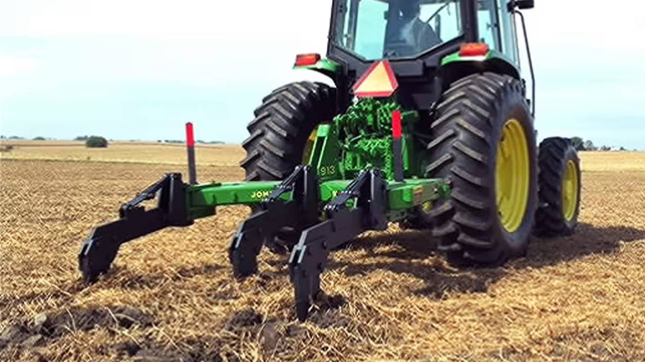 John Deere 913 V-Ripper - Primary Tillage Equipment