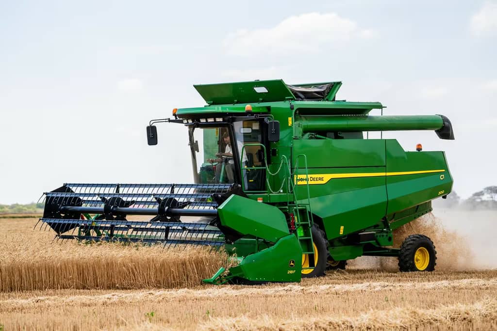 John Deere C1 200 Combine Harvester - Cost-Effective Harvesting