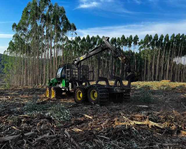 John Deere Forwarder in Forest Operation