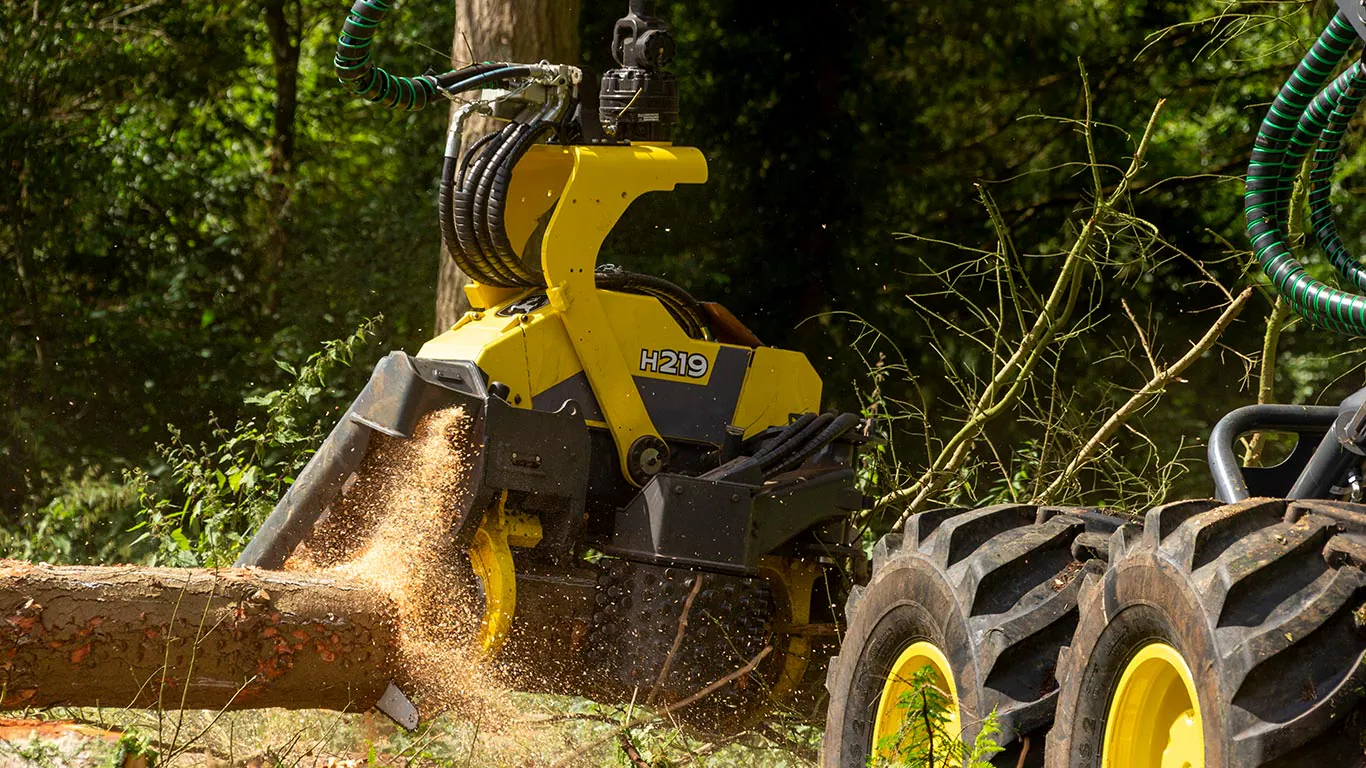 John Deere H219 Harvesting Head - Large Tree Forestry Equipment