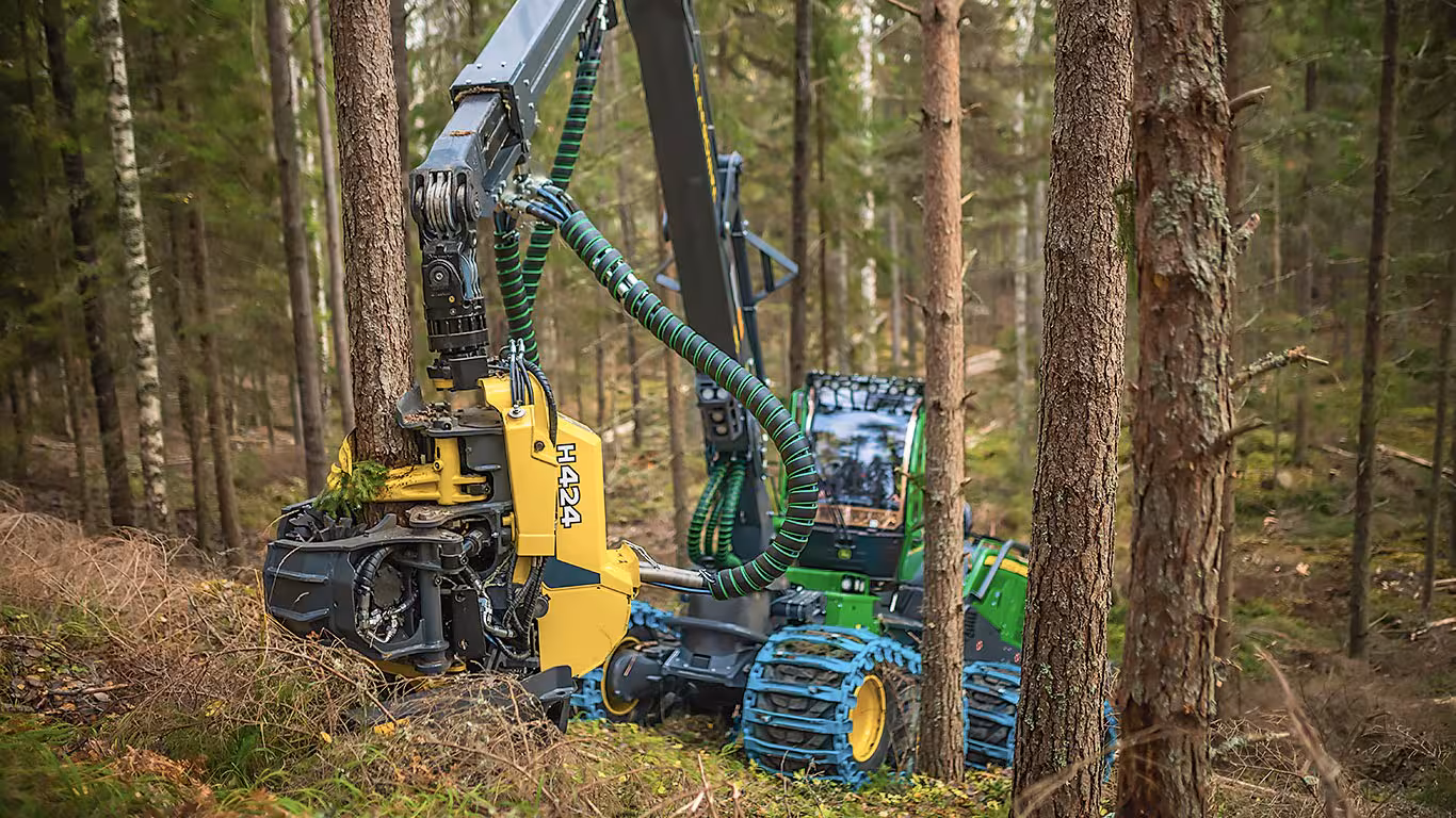 John Deere H424 Harvesting Head - 4WD Forestry Equipment