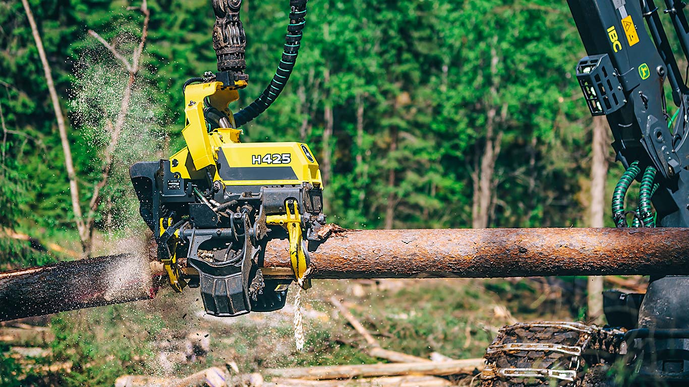 John Deere H425 Harvesting Head - Big Tree Forestry Equipment