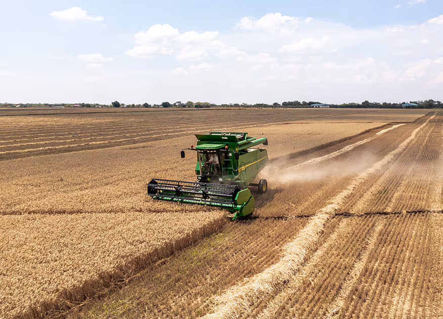 John Deere Agricultural Harvesters - Power and Precision in Harvesting