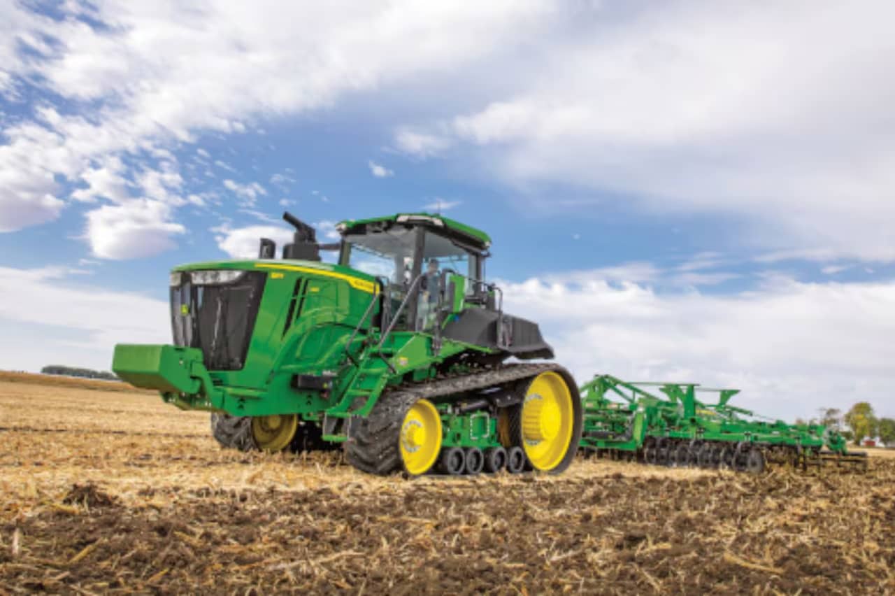John Deere 9RT Series Tractor - Premium Track Agricultural Equipment