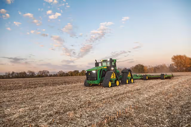 John Deere 9RX Series Tractor - Premium Four-Track Agricultural Equipment