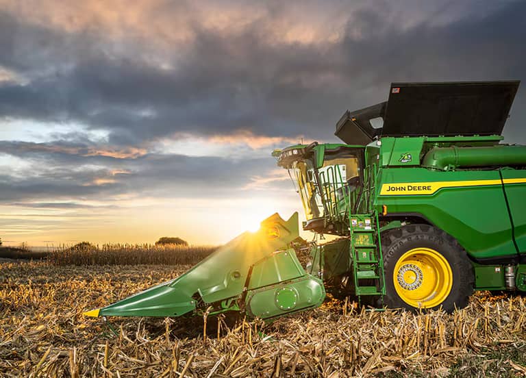 John Deere X9 1100 Combine Harvester - High Capacity Harvesting